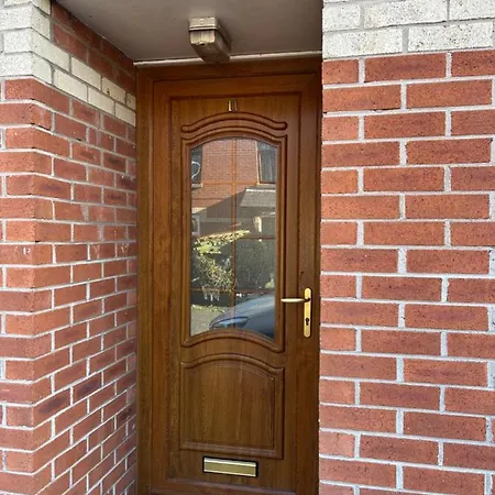 11 Parkmore Street, Ormeau Road, Belfast, Bt7 2Gt, 2 Bedroom House Exterior photo